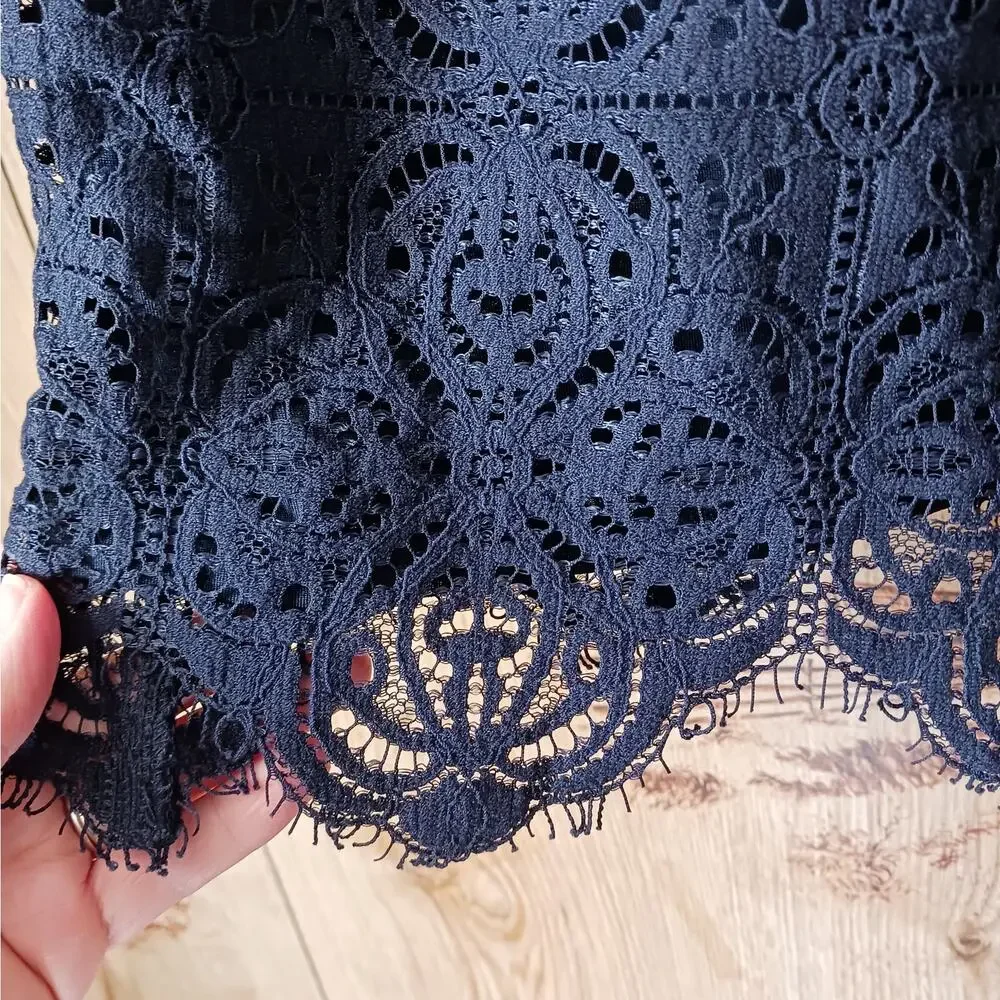 Loft Lace Overlay Tank Top Blouse Navy Blue Size XS - Picture 3 of 8